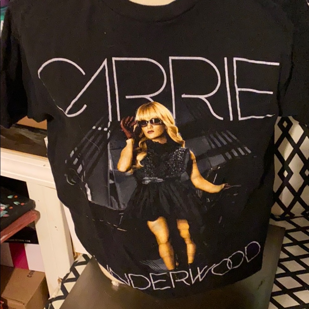 Carrie Underwood shirt